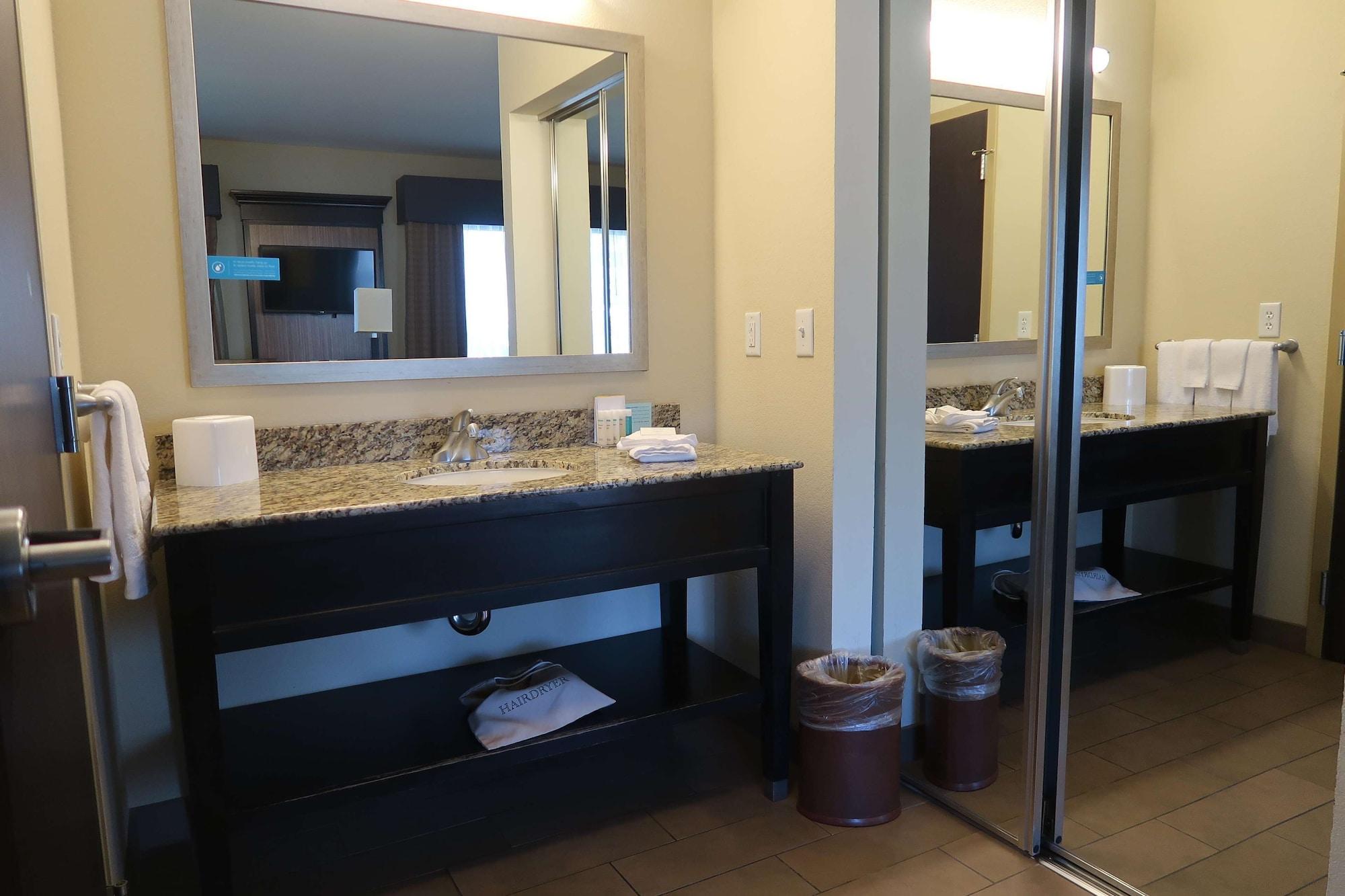 Hampton Inn & Suites Salinas Kültér fotó