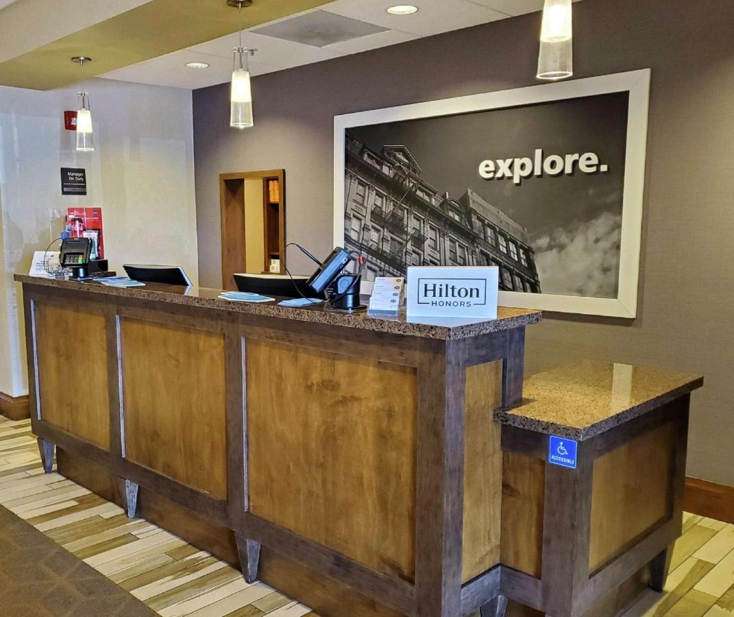 Hampton Inn & Suites Salinas Kültér fotó