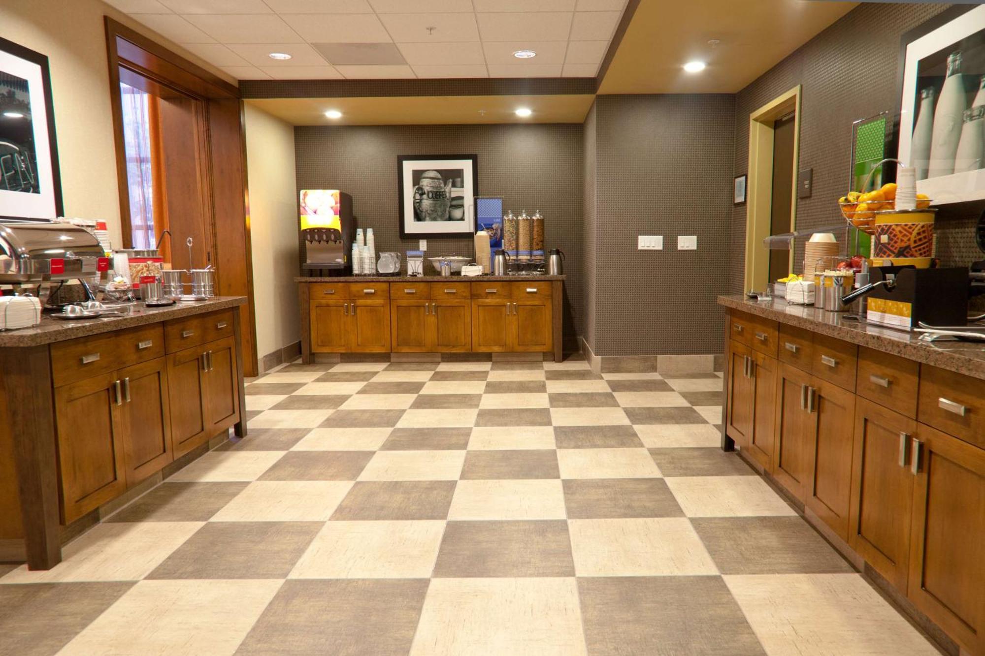 Hampton Inn & Suites Salinas Kültér fotó