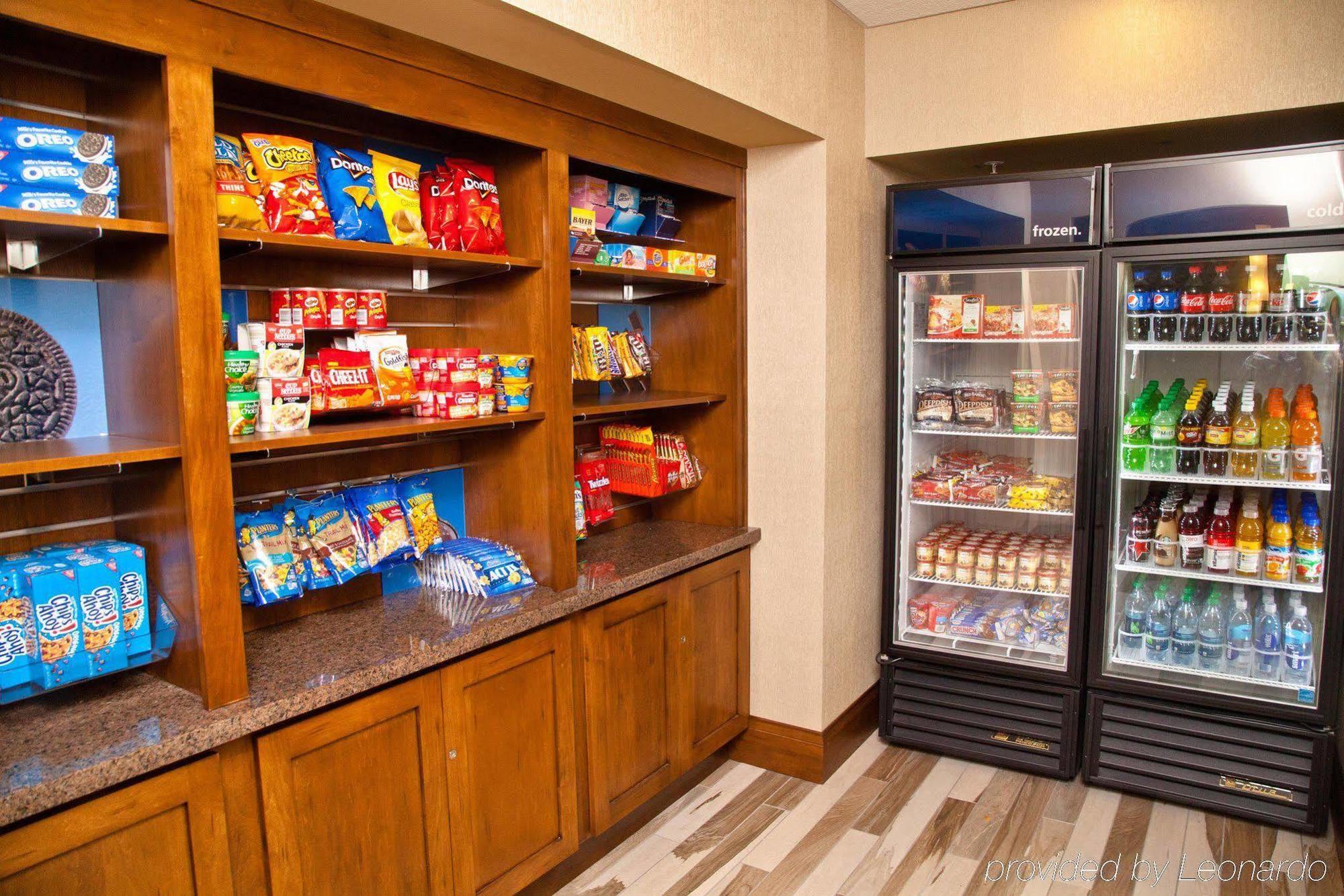 Hampton Inn & Suites Salinas Kültér fotó