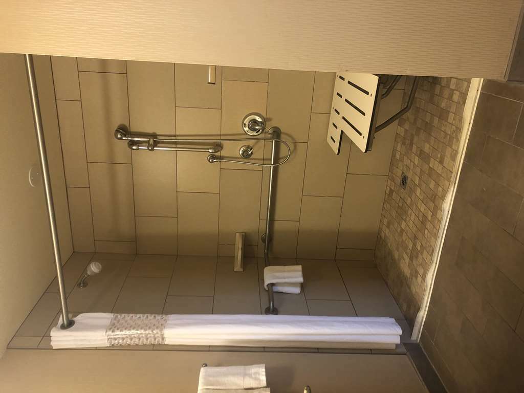 Hampton Inn & Suites Salinas Szoba fotó